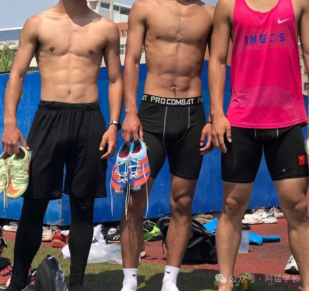 GAY 圈，有没有可以【无限闪照】的交友软件？