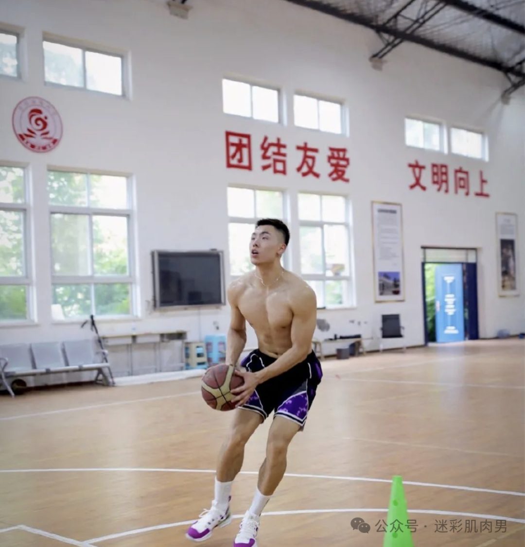 北京体育学院 196CM 篮球帅哥，河南小伙没让人失望！