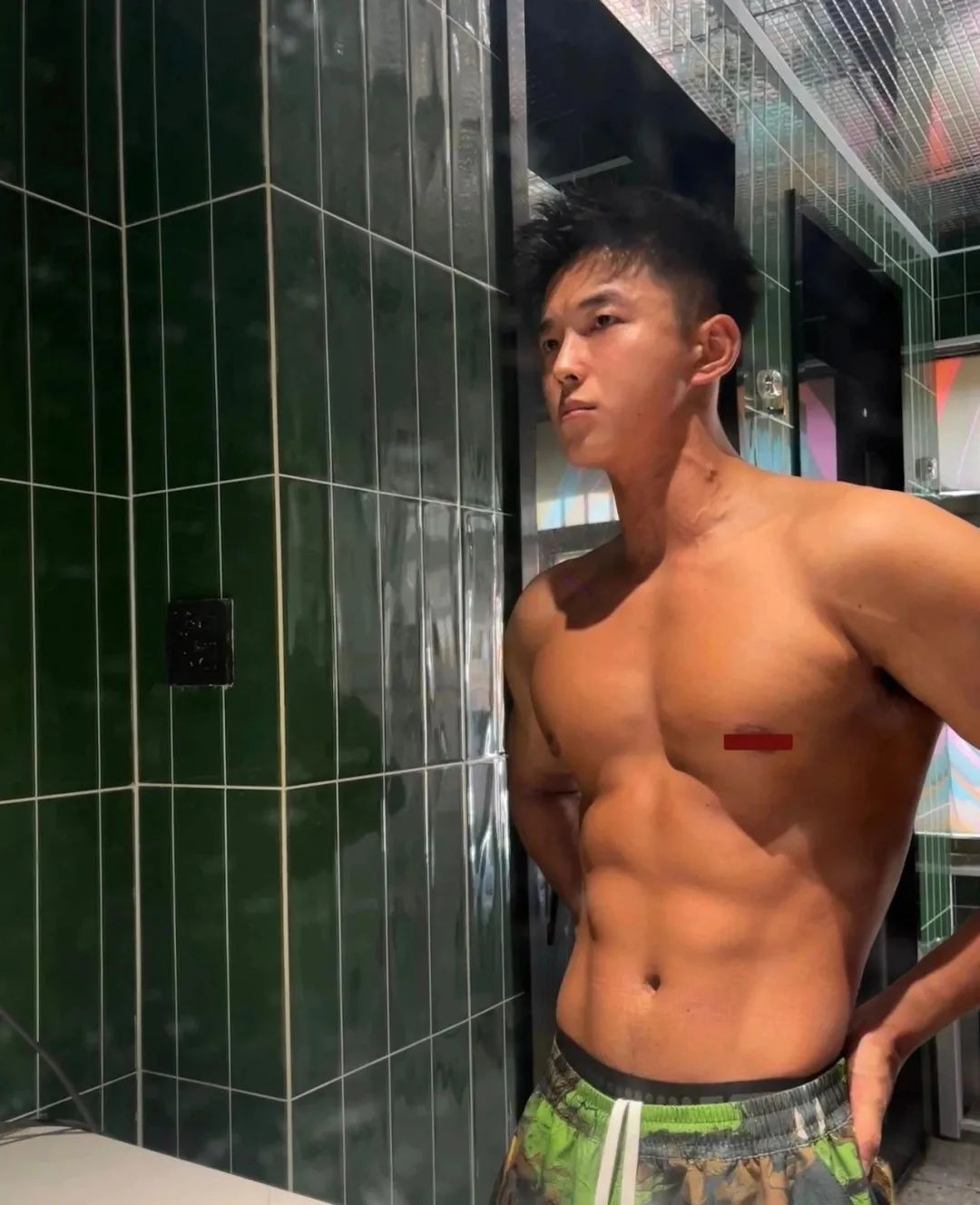 178cm 黑皮荷尔蒙十足肌肉小哥
