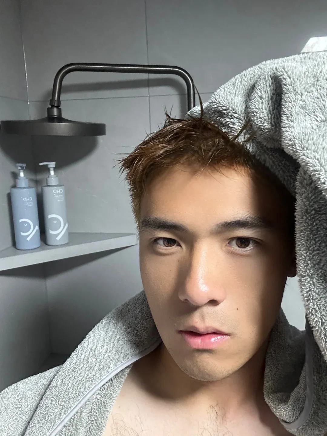 190CM 寸头退役迷彩兵,东北男人长得太旺盛了! 190CM 寸头退役迷彩兵,东北男人长得太旺盛了!