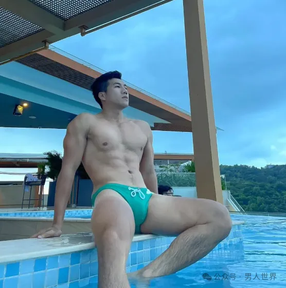钻石大包和胸肌太强了！189cm 壮汉，