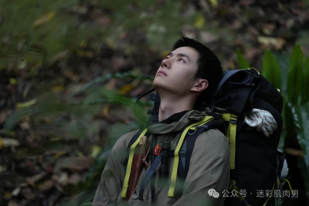 摄影师拍摄王一博脱了露内裤太宠粉，实力藏不住！