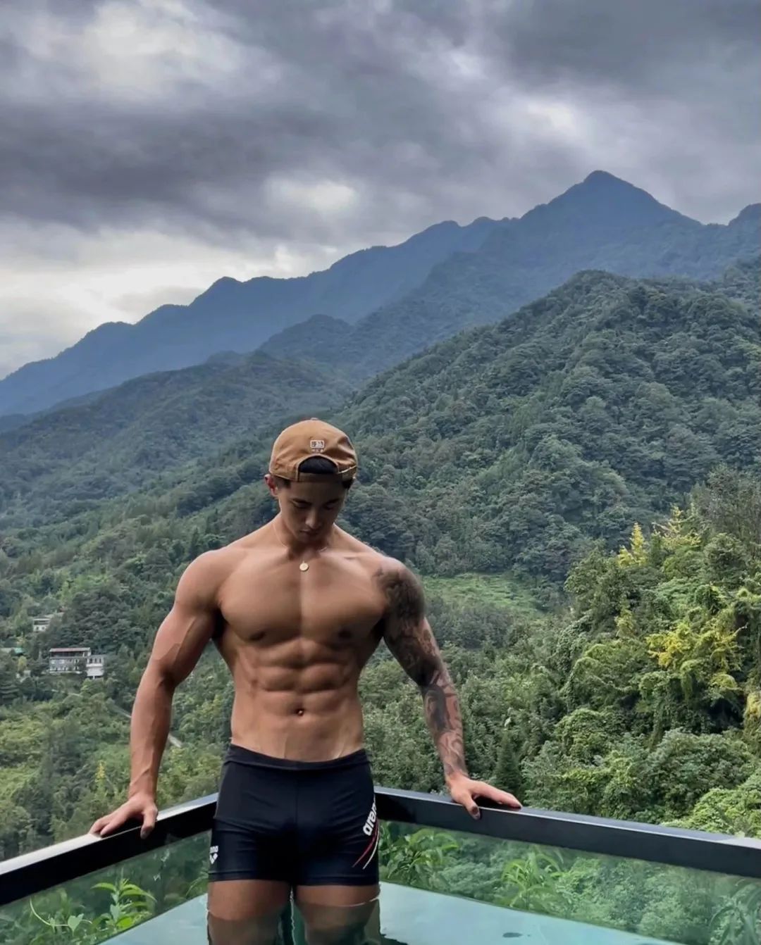 成都 180cm 粗大私教帅哥身材太顶了！