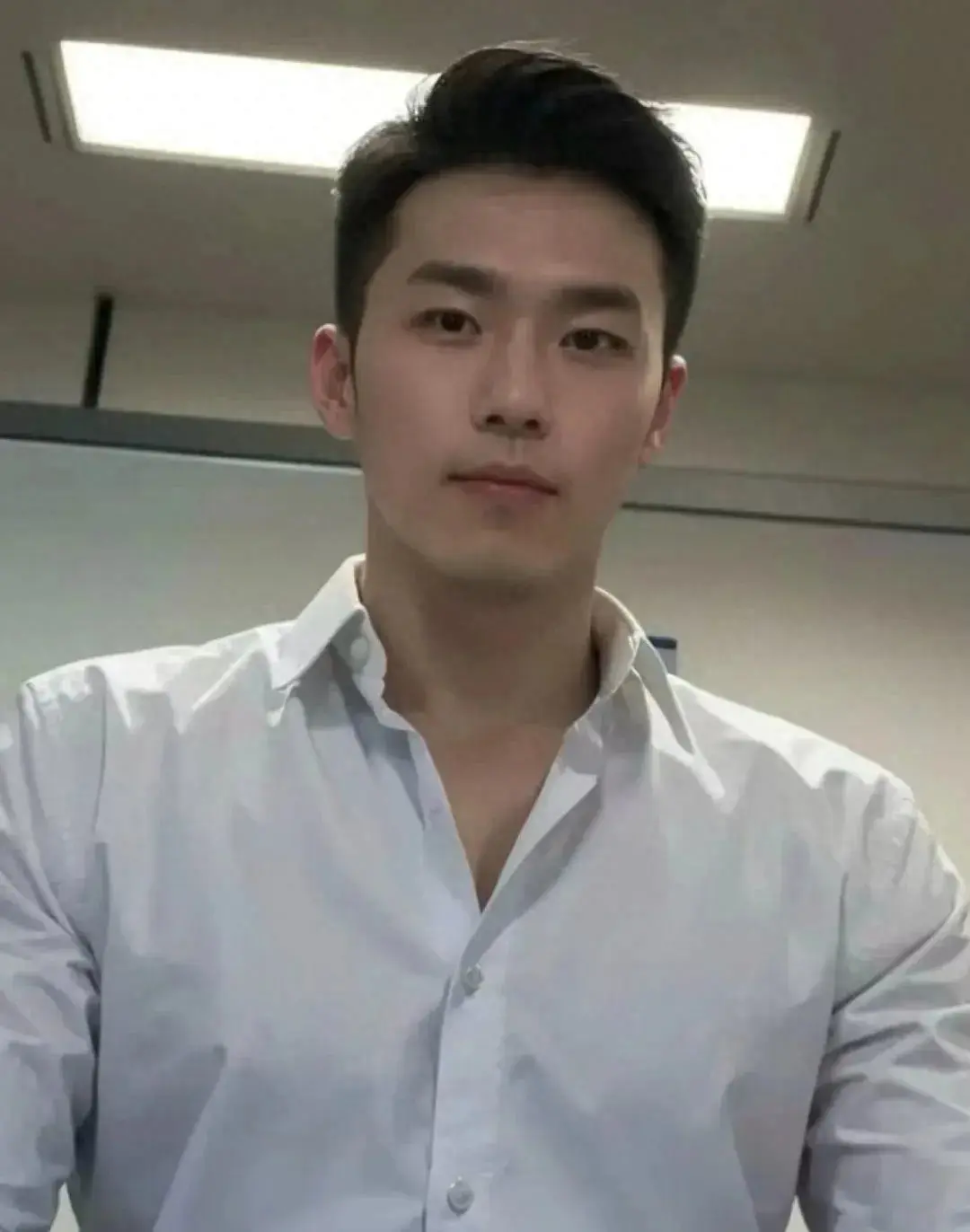 “靠牺牲老公色相，赚取生活开支，我成了一个背叛道德的恶妻！”