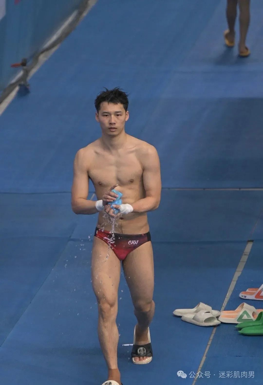 陈艾森被摸胸肌？大汗淋漓的样子太 MAN 真好看！