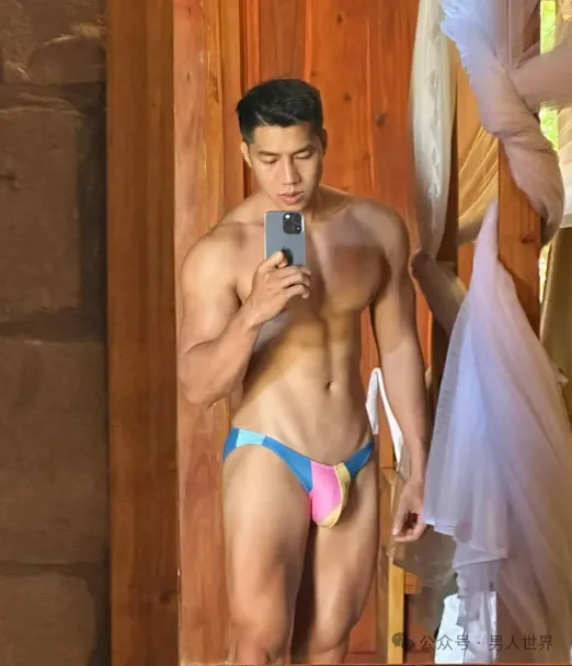 钻石大包和胸肌太强了！189cm 壮汉，