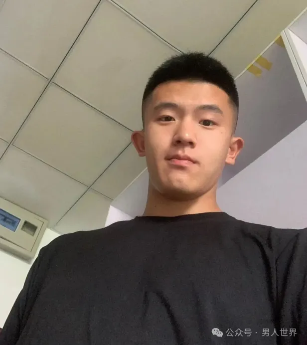 大弟弟！体育生，谁能拒绝这样的诱惑！