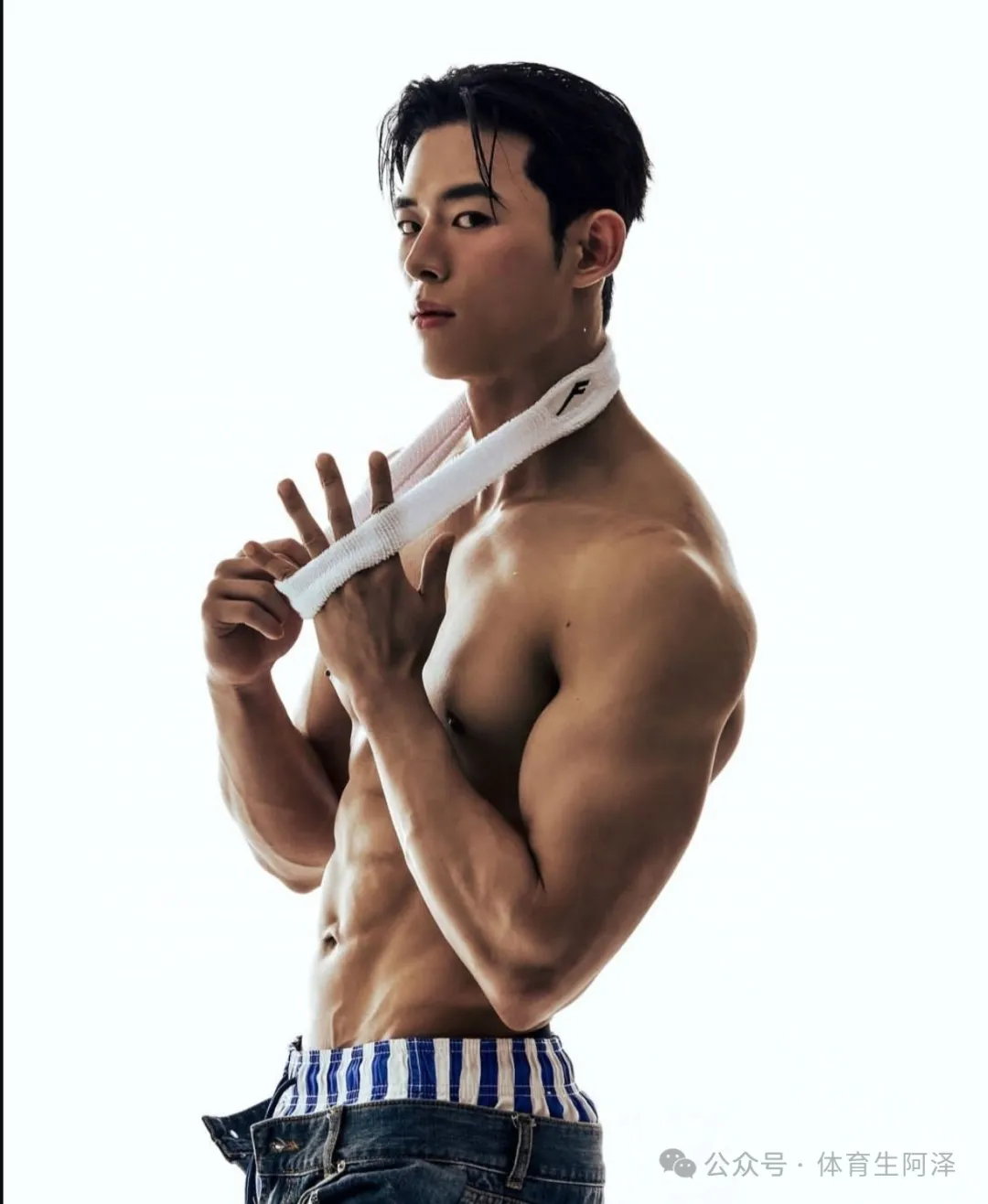 185 顶级男模全见版！八块腹肌别太诱人.......