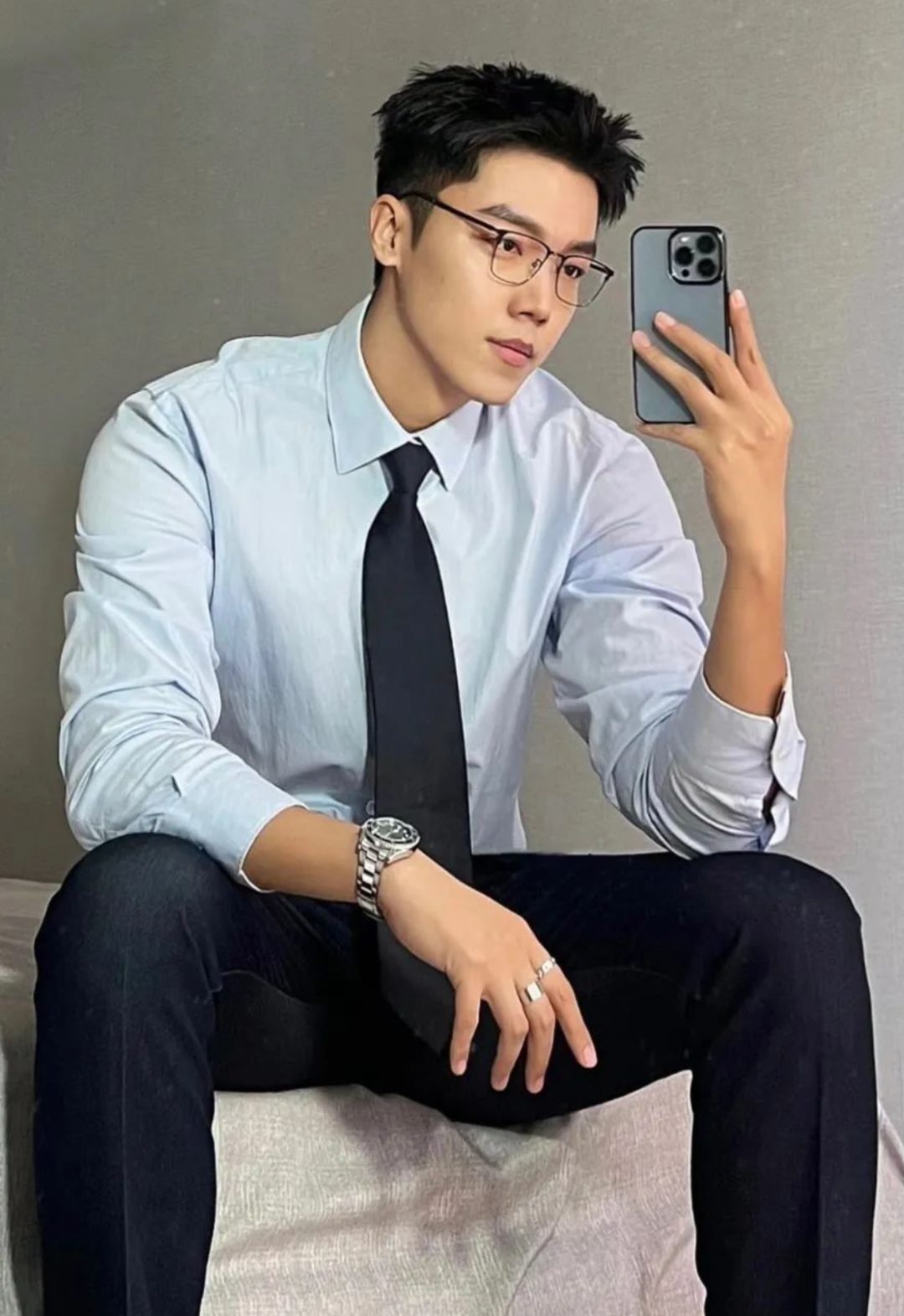 186CM 体育老师穿正装让人太心动！长的太帅了！