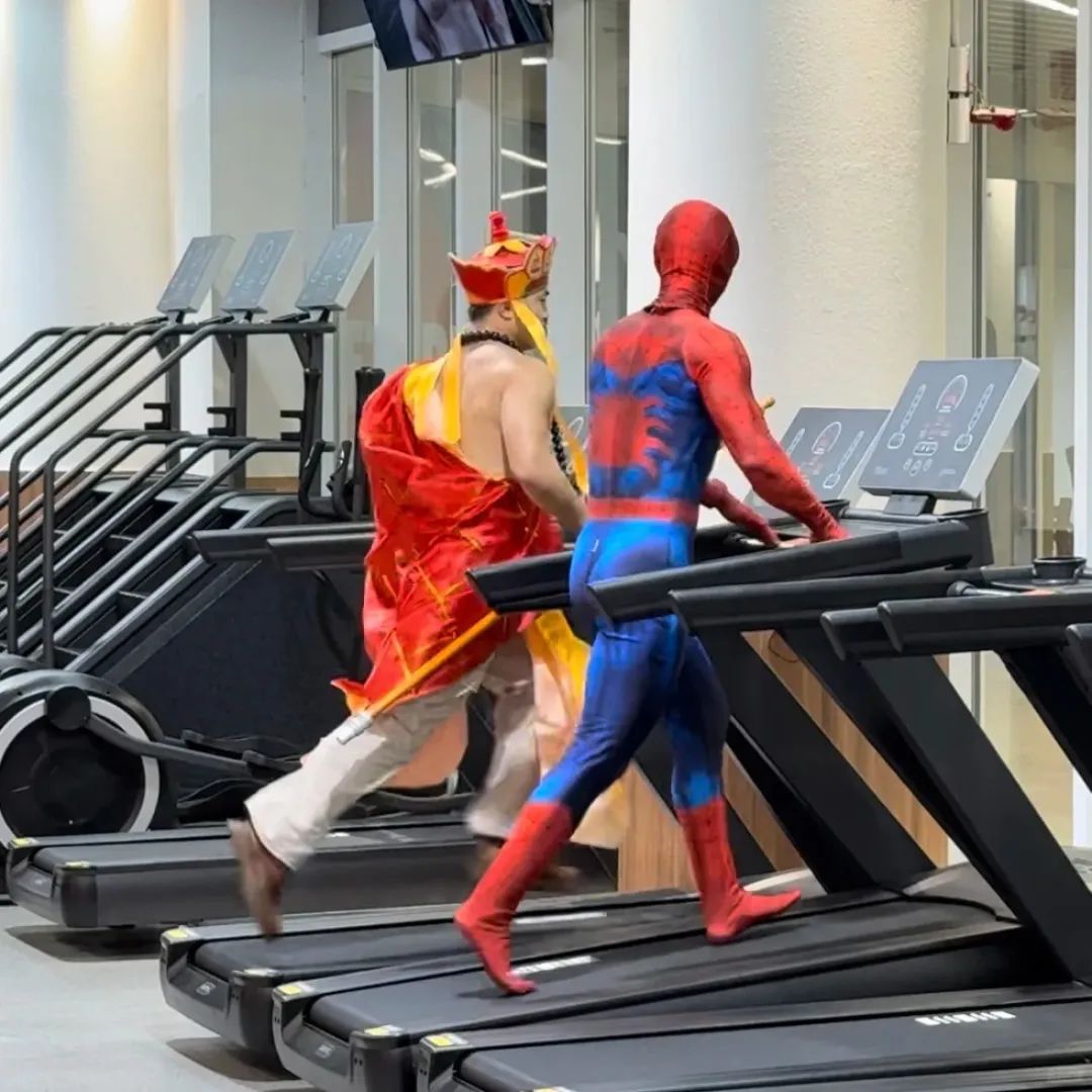 网友直呼杭州街头的肌肉法海，人尽可夫！