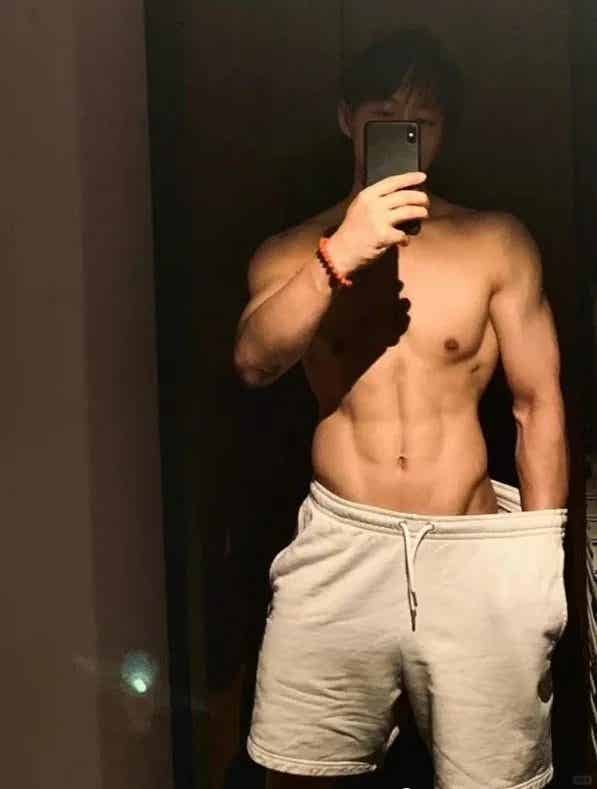 一个爱看擦边的男通讯录