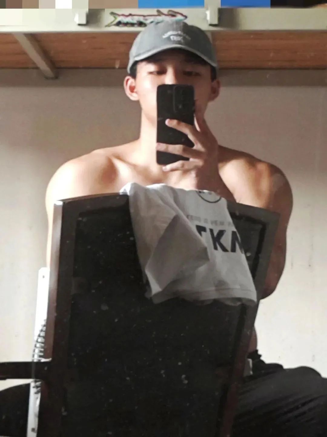 18 的肌肉男大