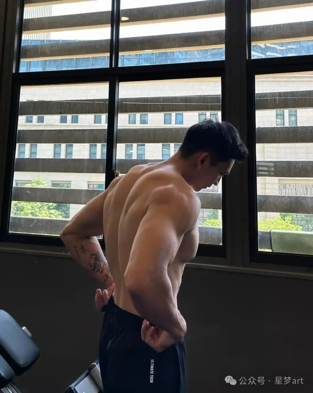 185cm 肌肉粗大又爷们又 man 的健身型男
