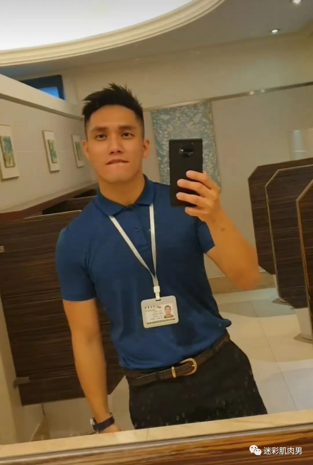 眼镜男同事长的真帅呀喜欢这样的！