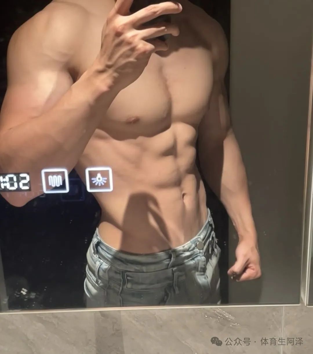 185 体育生腹肌男大，大尺度写真全见版，超级诱惑.......