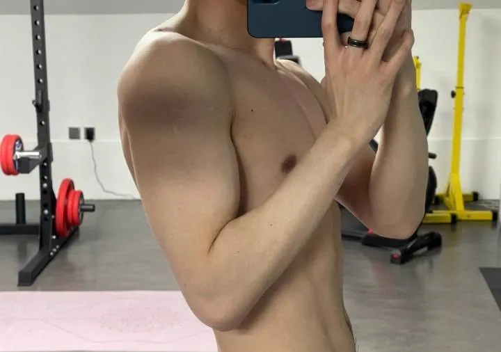 原本冲着侯明昊才追剧《大梦归离》，不料半路被 00 后男爱豆圈了粉！