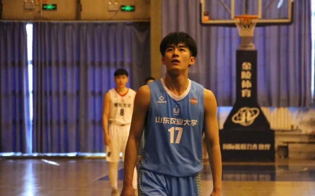 185CM 的篮球体育生男高太帅了！“山东大老公”！