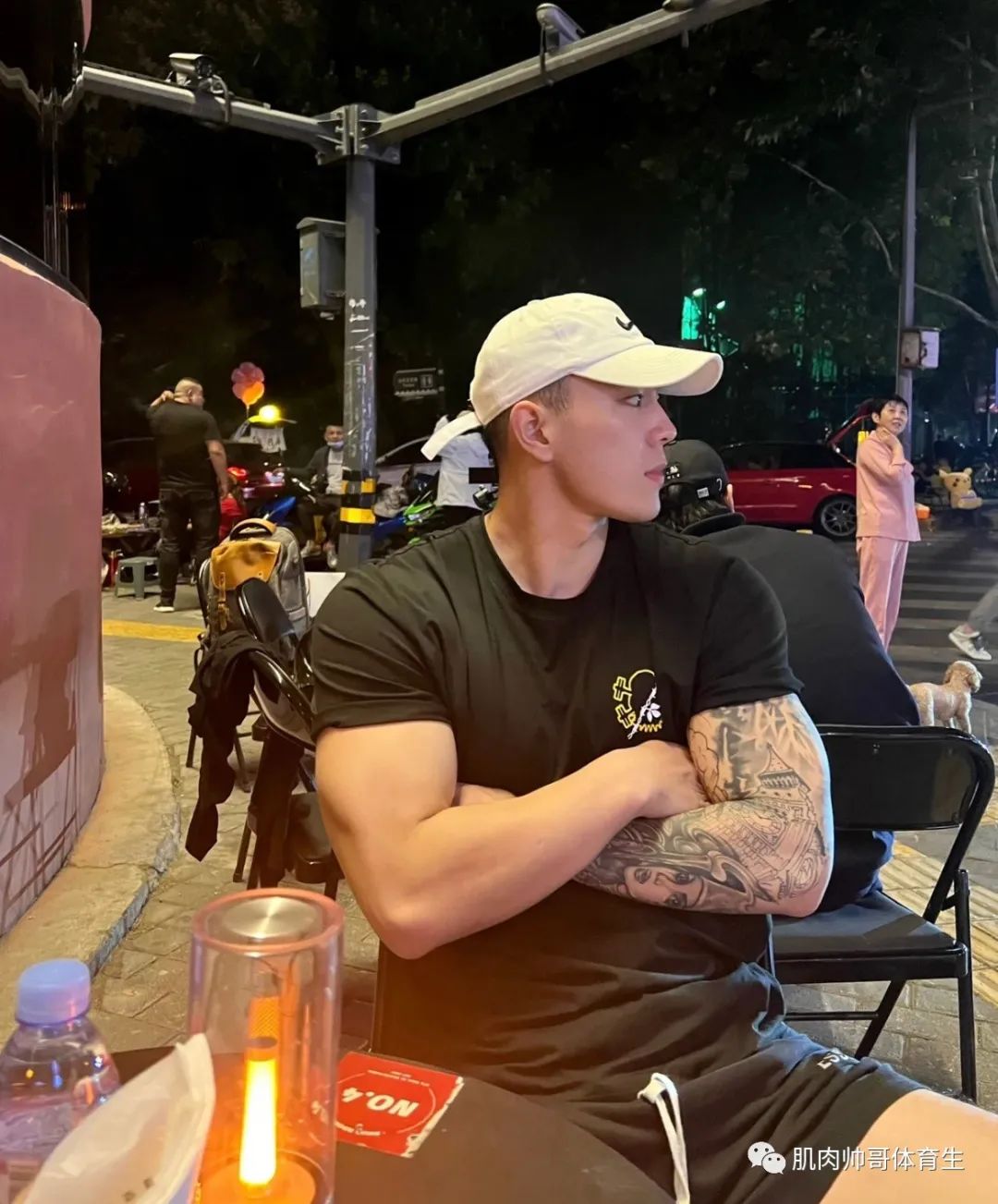 爱打篮球的体育生小爷们，帅不