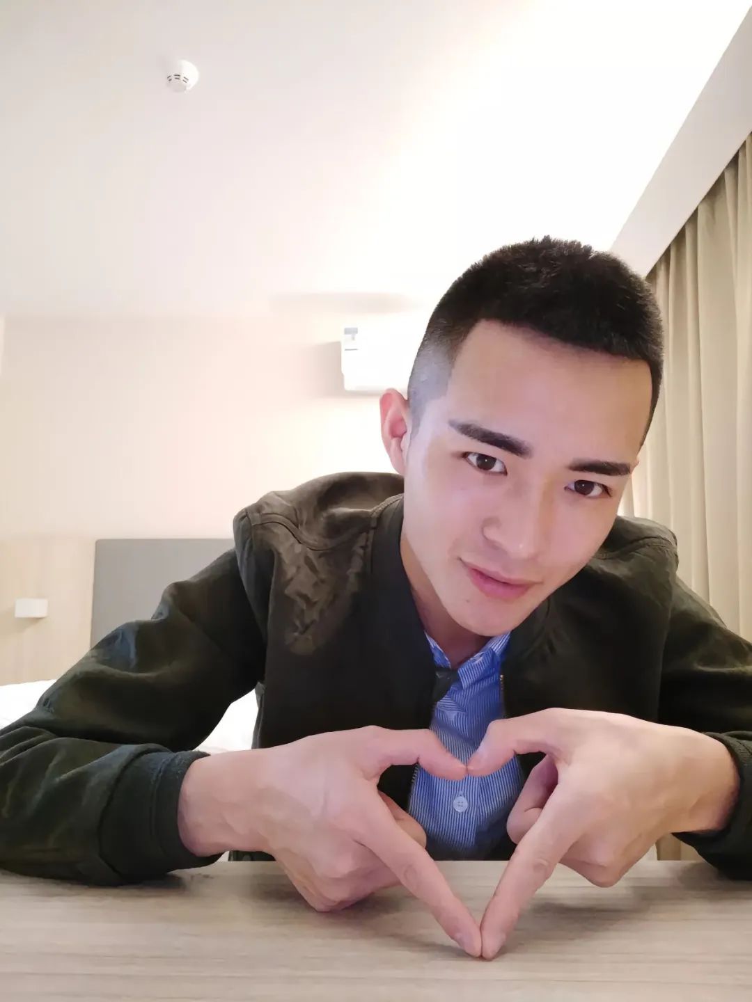 廖承宇还是这么帅，男人至死是少年！为什么这么多年了