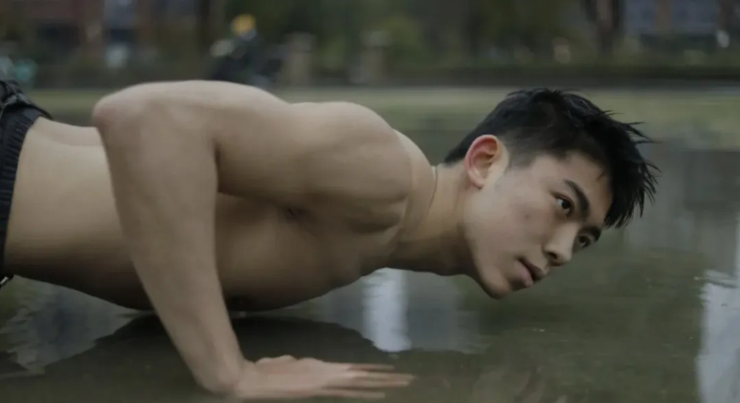 191CM 黑皮体育生长腿弟弟，不错哦