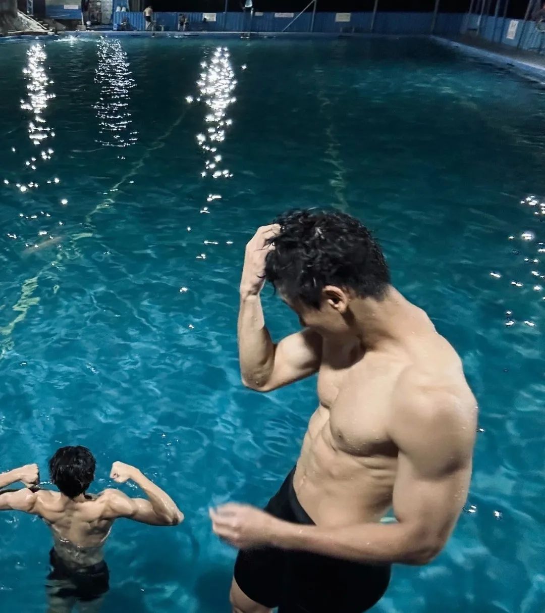 178cm 男大黑皮体育生校草八块腹肌太香了！