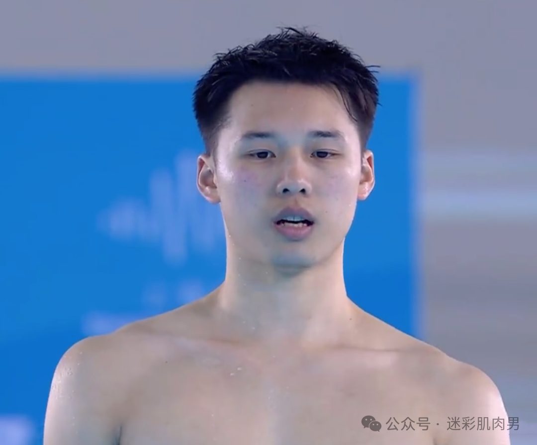 陈艾森被摸胸肌？大汗淋漓的样子太 MAN 真好看！