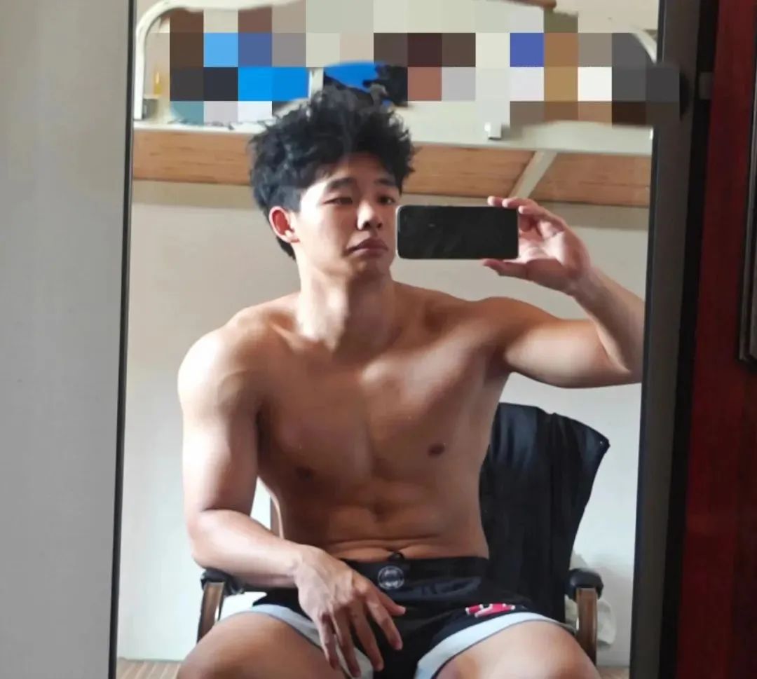18 的肌肉男大