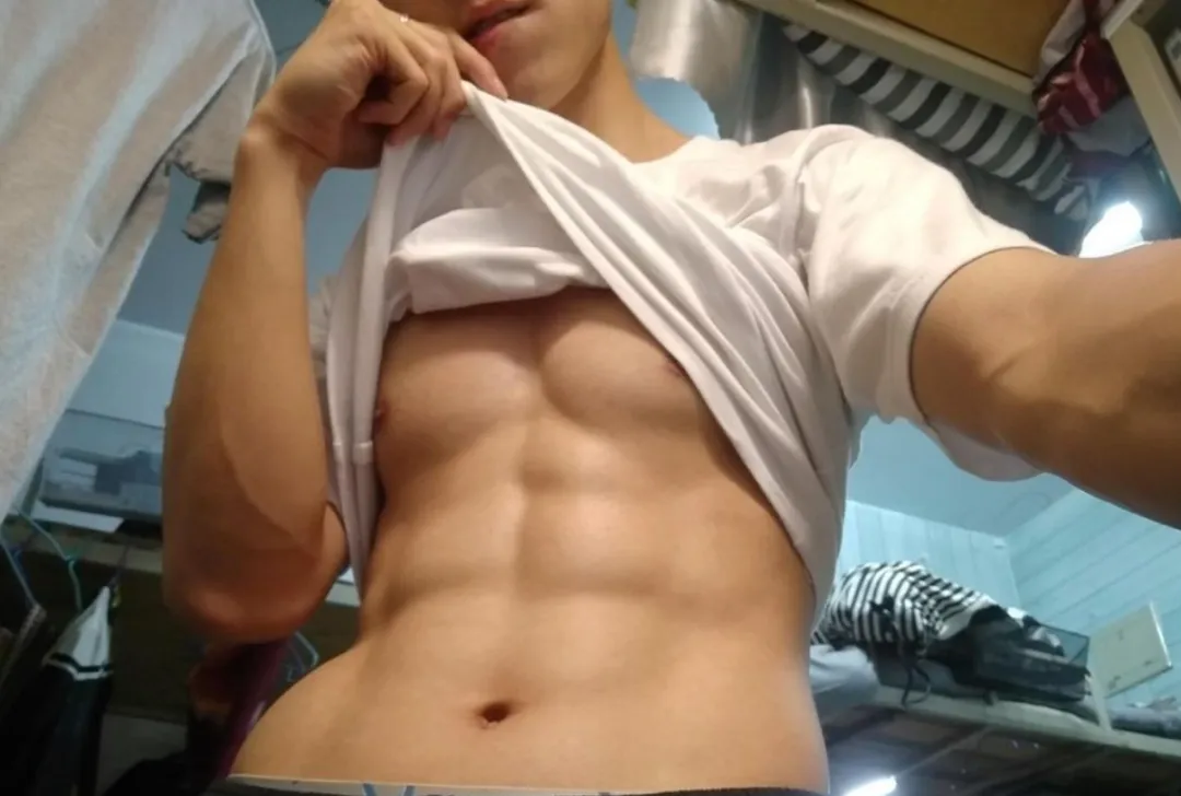 肌肉小奶狗落尔洛有多让人上头？！