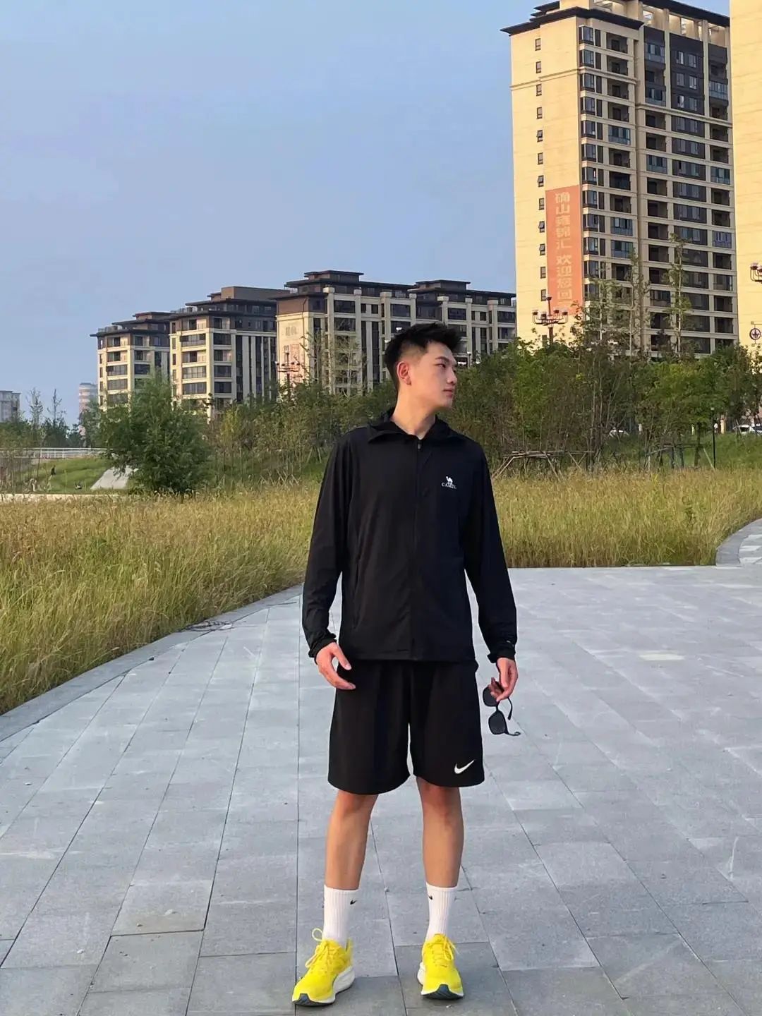 180cm 大男孩纯直男，只能做一！