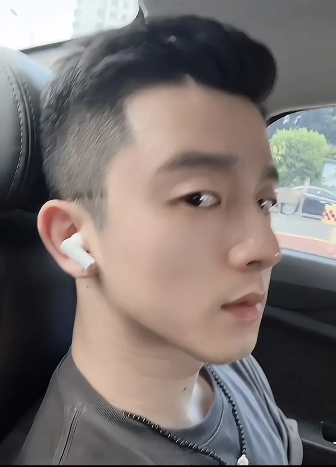 银行正装野生男穿运动裤太好看了！