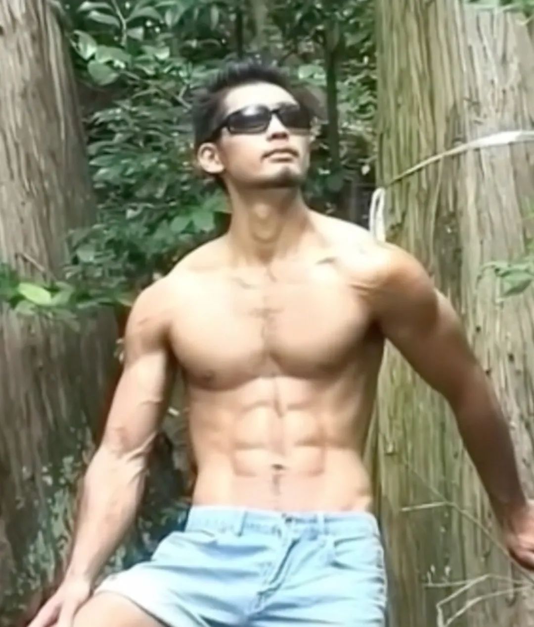 帅哥下海拍片，DVD 里的男人，纯天然不打药