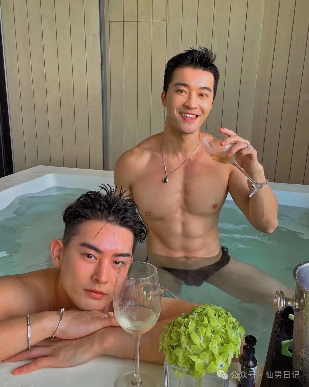私密照被疯传！网友直呼：还是肌肉名媛玩得花……