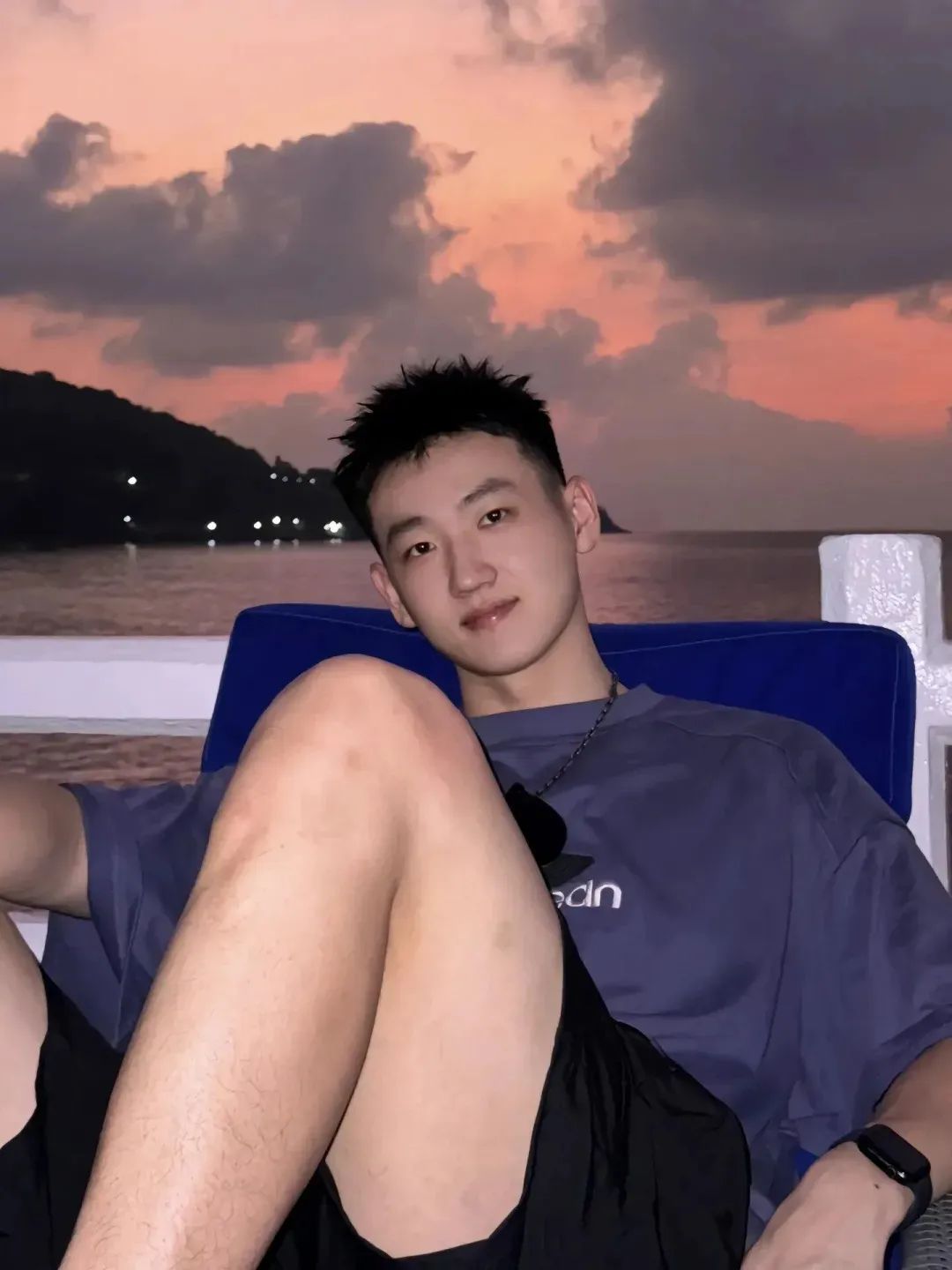 直男想不到的拍照姿势~