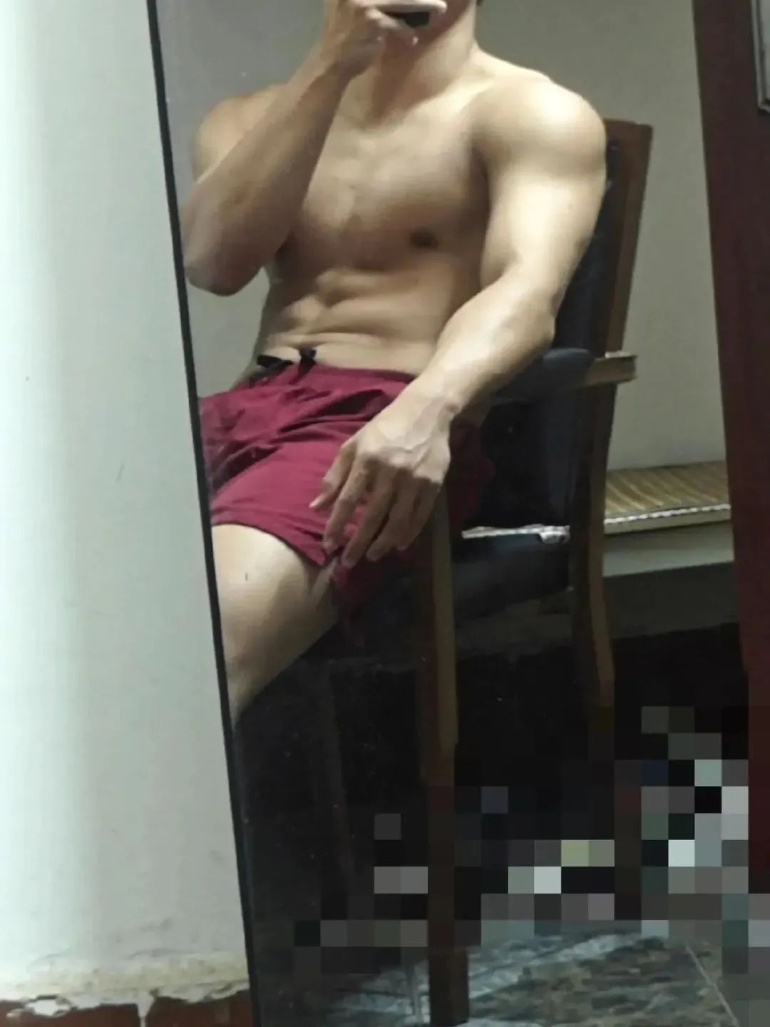 18 的肌肉男大