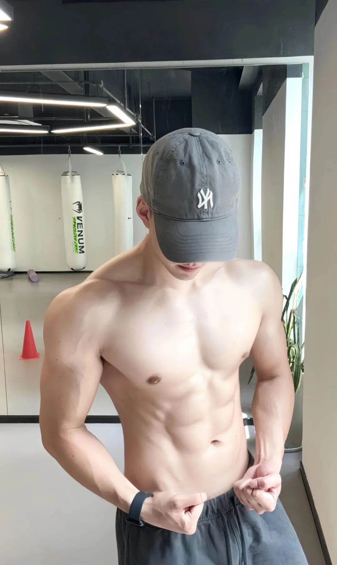 182cm 浙江冷白皮薄肌帅哥！腰身比例绝了！