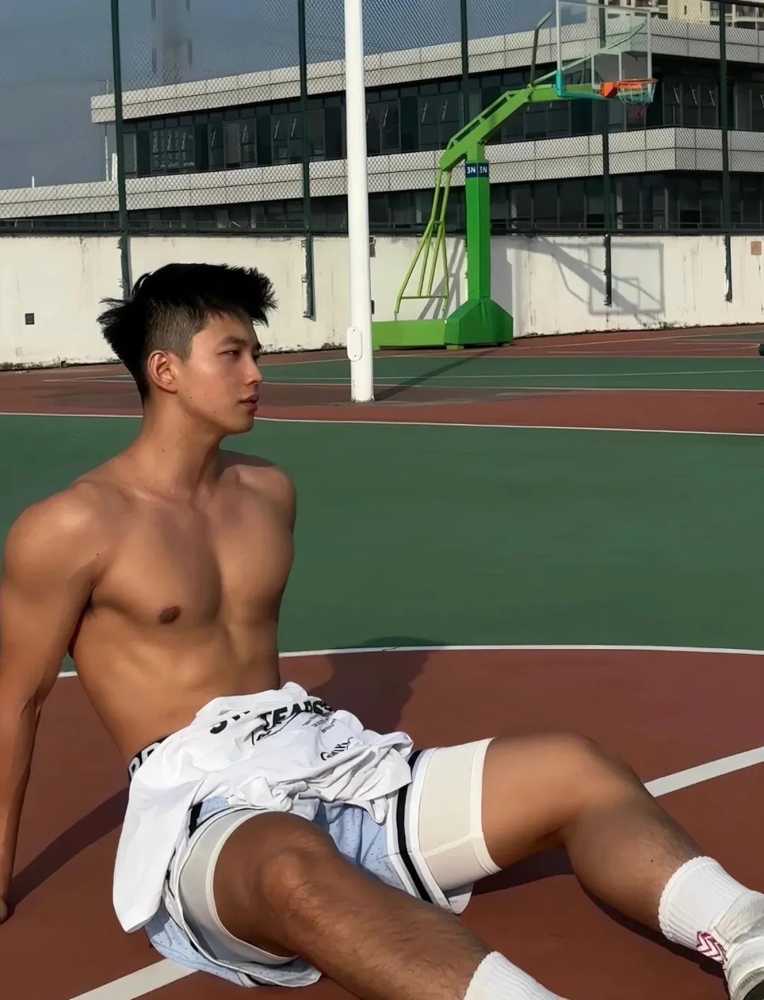 178cm 黑皮荷尔蒙十足肌肉小哥