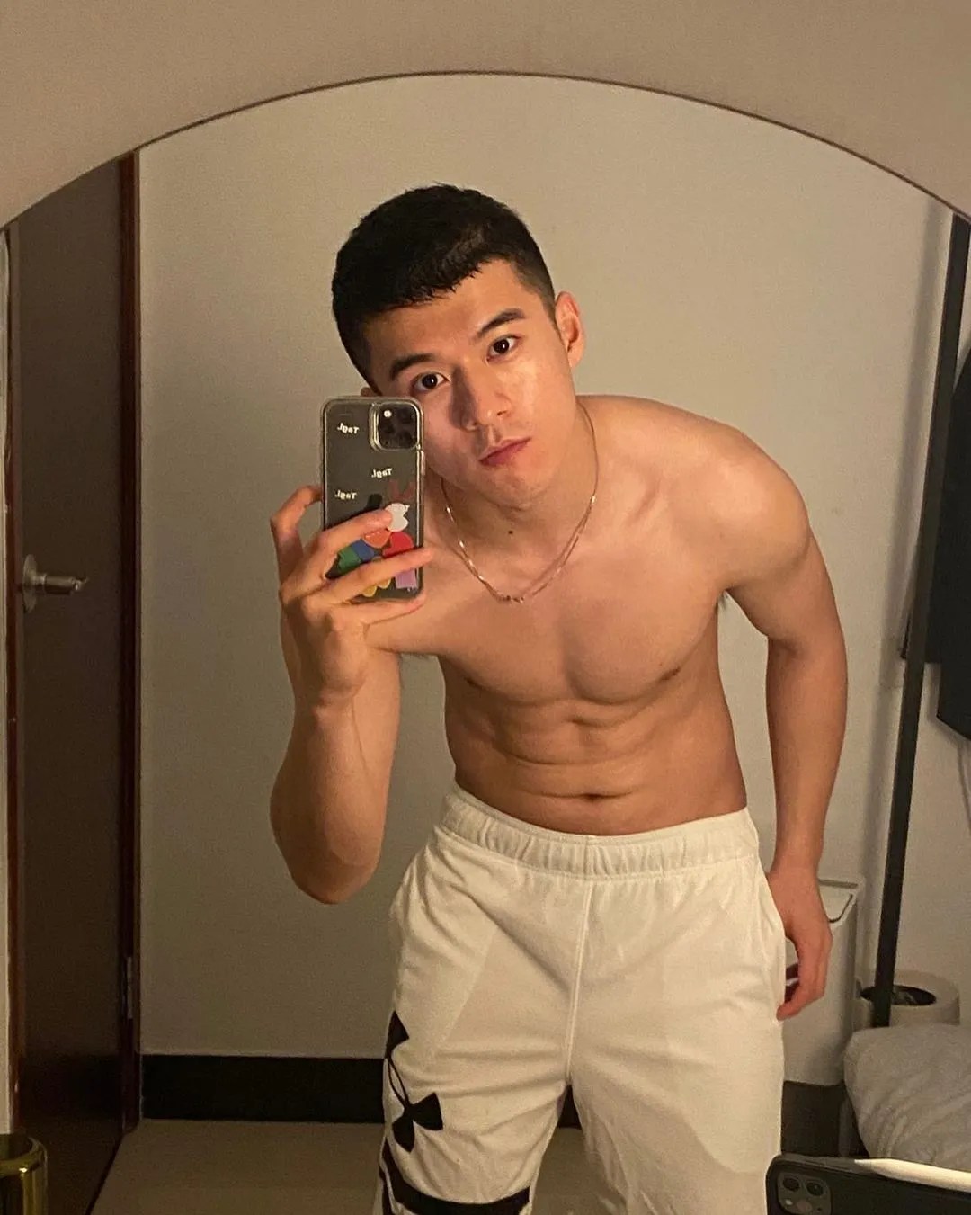 肌肉小奶狗落尔洛有多让人上头？！