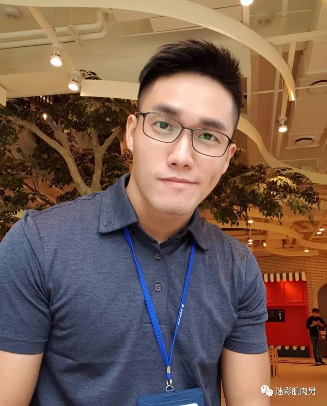 眼镜男同事长的真帅呀喜欢这样的！