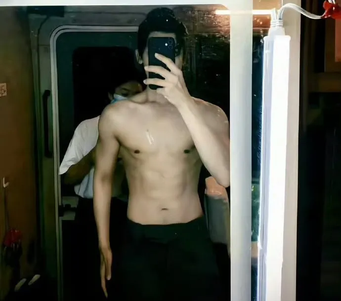 原本冲着侯明昊才追剧《大梦归离》，不料半路被 00 后男爱豆圈了粉！