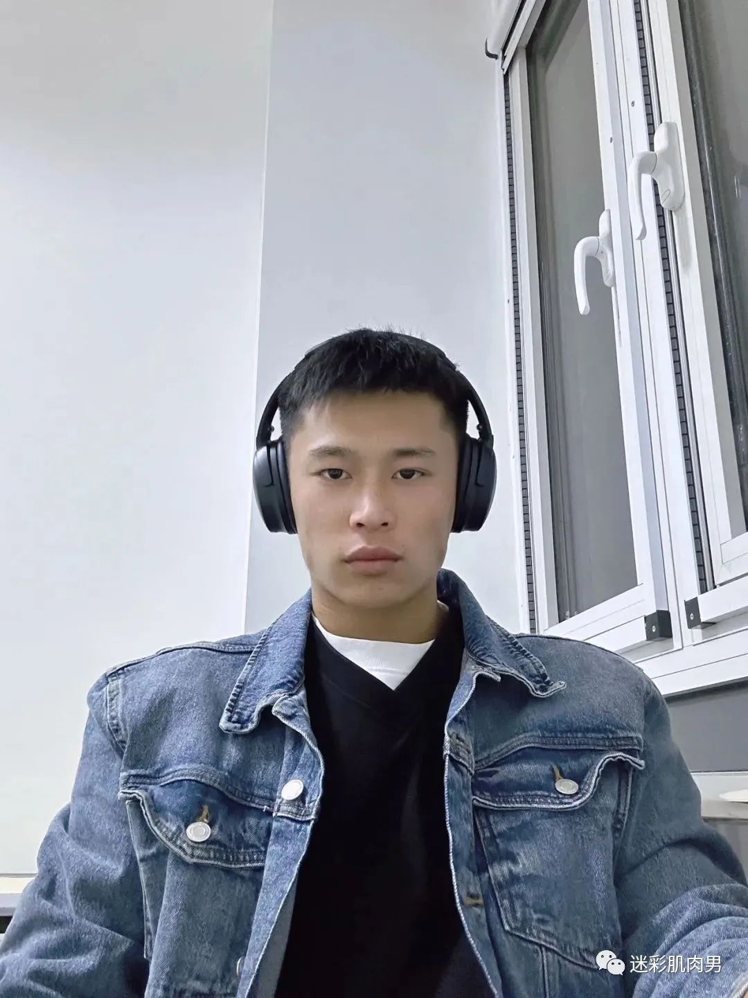 河北 185CM 迷彩教官腹毛自拍照？长的太好看了！