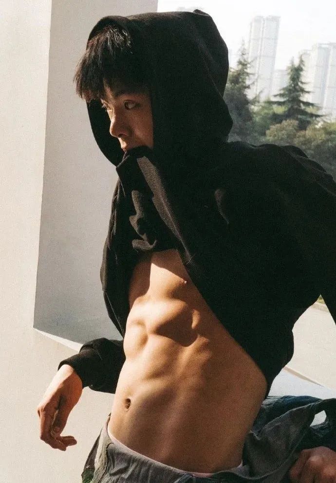 体育生说脱就脱!这档国产综艺,入选“必吃榜” 体育生说脱就脱!这档国产综艺,入选“必吃榜”