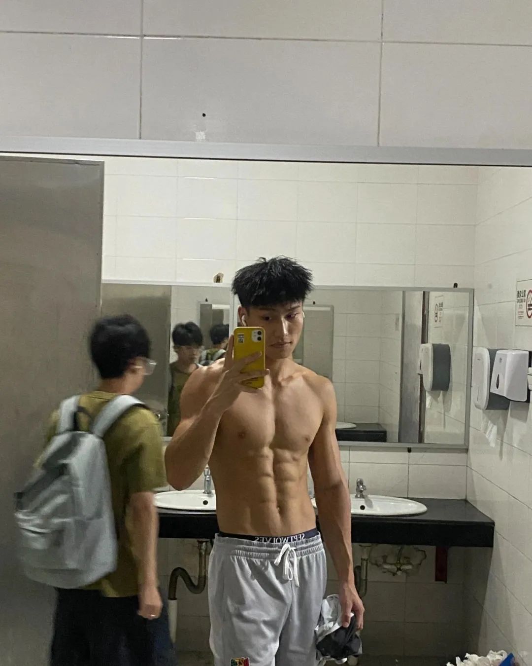 178cm 男大黑皮体育生校草八块腹肌太香了！