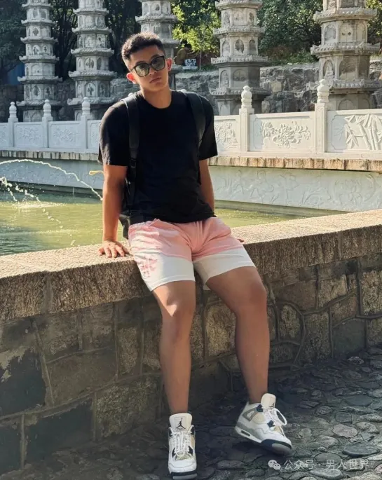 大弟弟！体育生，谁能拒绝这样的诱惑！