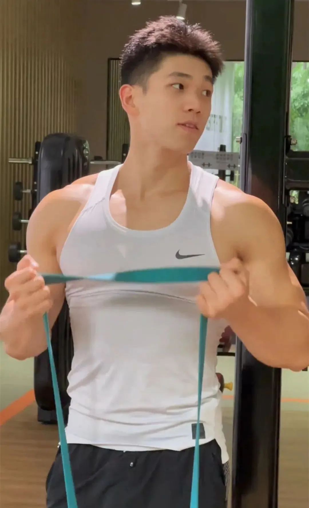 宏翔回归都比不了这枚河南男大体育生，希望他下海！