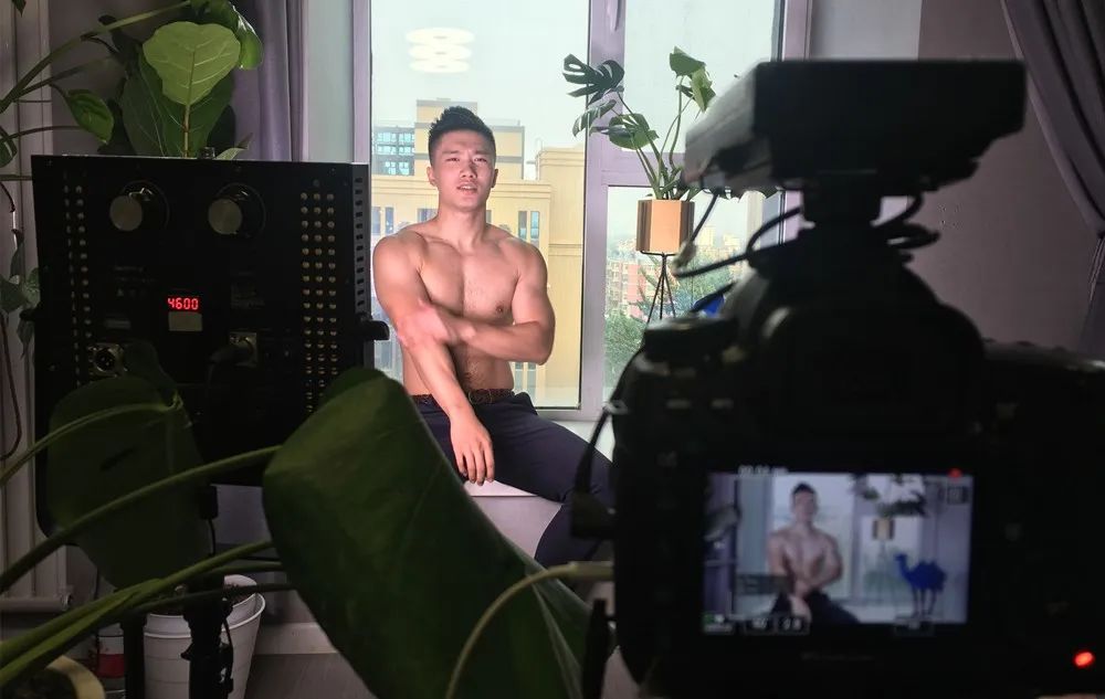 180CM 北京体育大学的肌肉男大，胸毛太茂盛了！