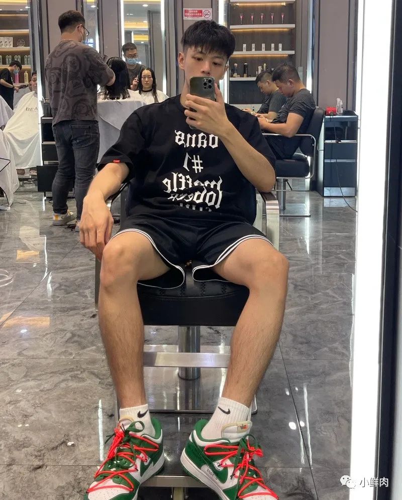 乐仔最近的瓜都吃了吗？他近期线下接受采访的状态被嘲了...