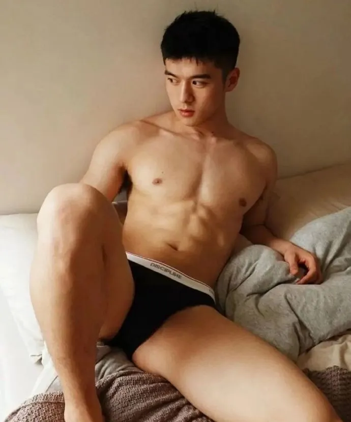 肌肉小奶狗落尔洛有多让人上头？！