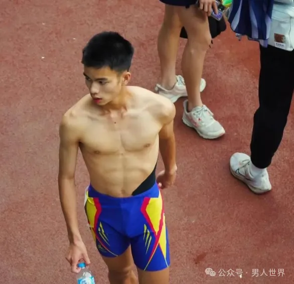 高中帅帅小黑皮钻石体育生