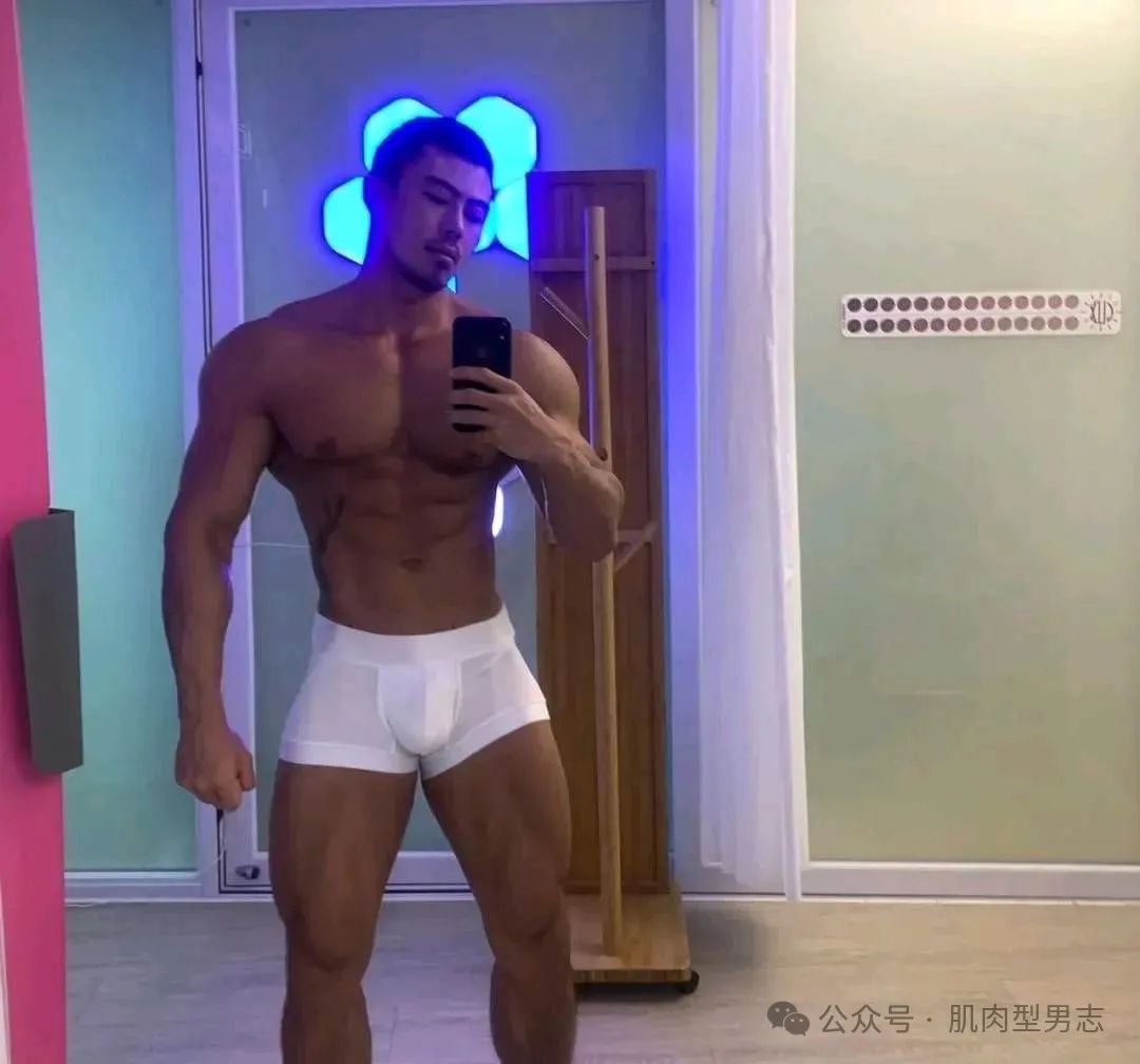 深圳 gogoboy 的自拍照，网友：果然没让我失望
