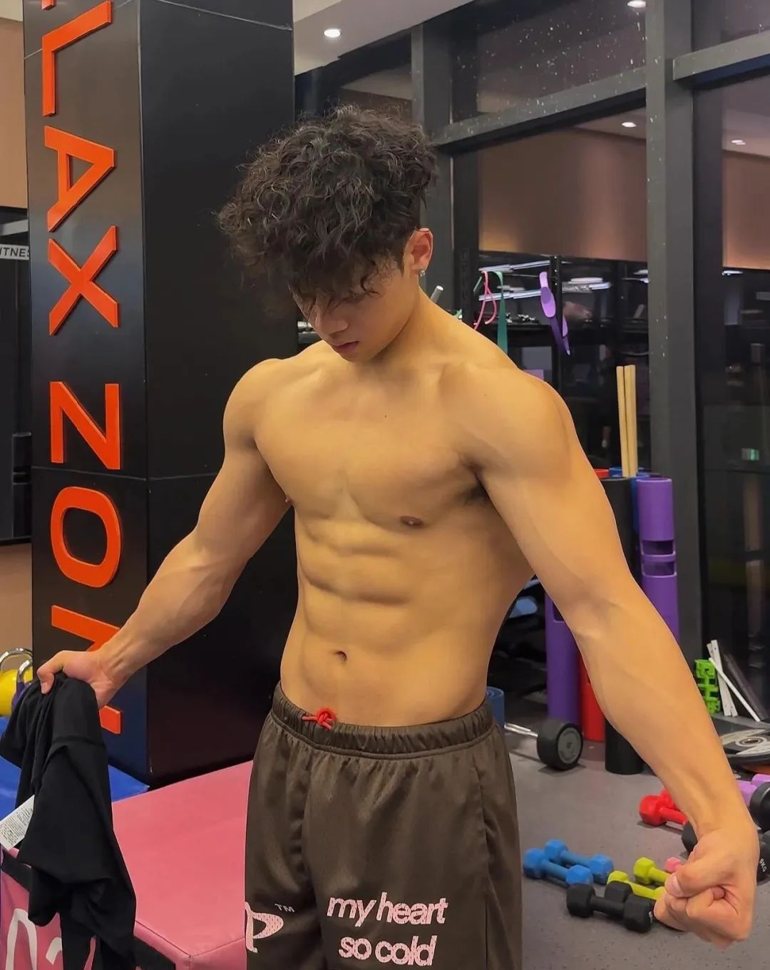 185CM 黑皮肌肉小哥激潮，行走的荷尔蒙！